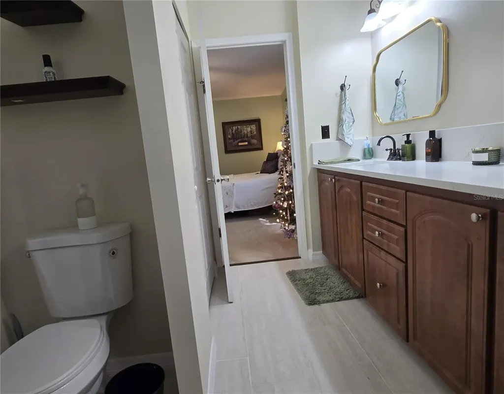 2723 Lake Grassmere Circle Zellwood FL 32798