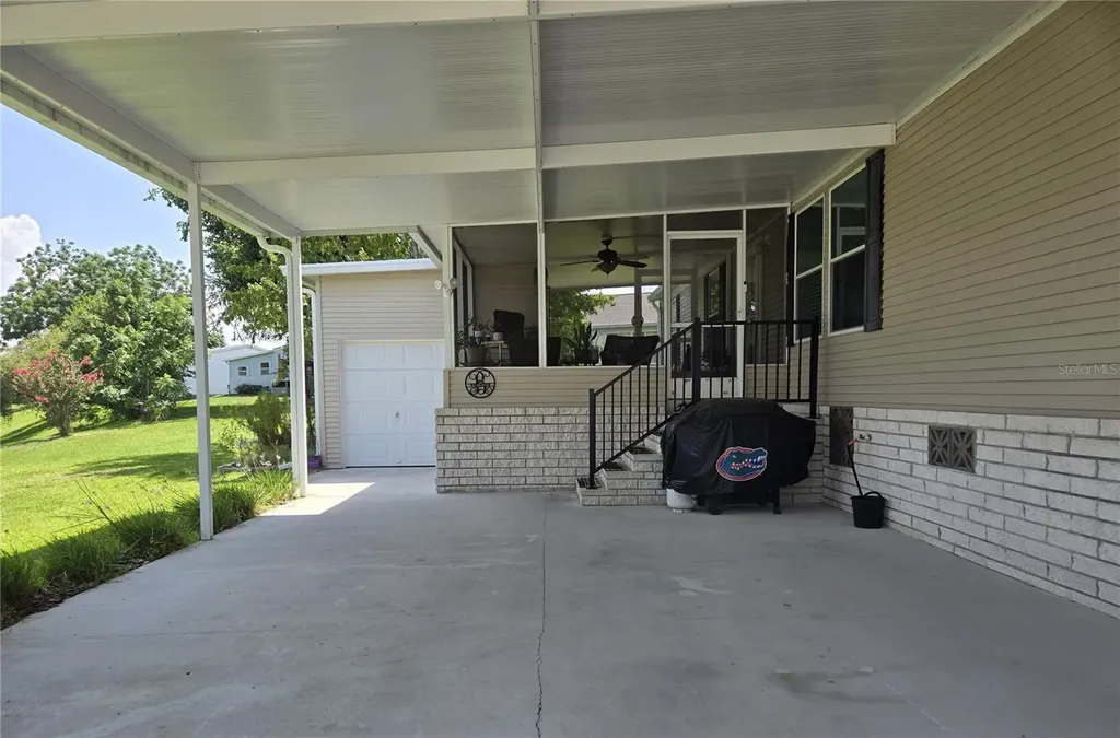 2723 Lake Grassmere Circle Zellwood FL 32798