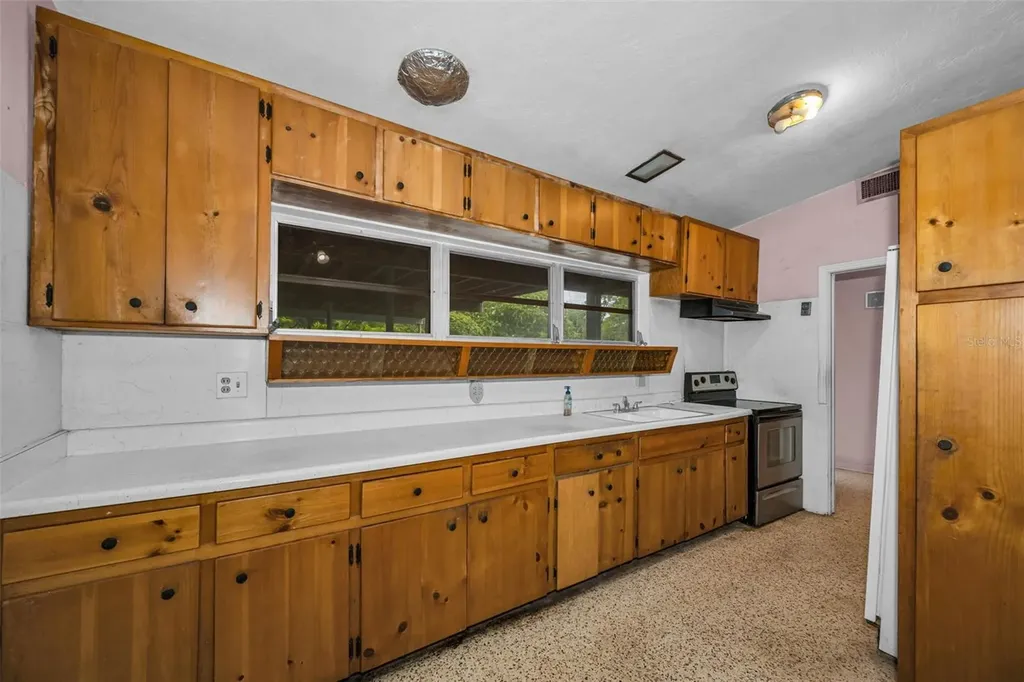 509 Broxburn Avenue Tampa FL 33617