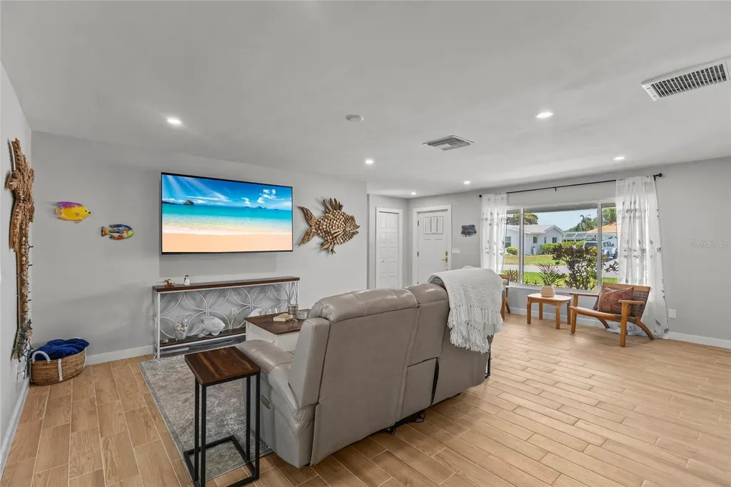 7307 14th Avenue W Bradenton FL 34209