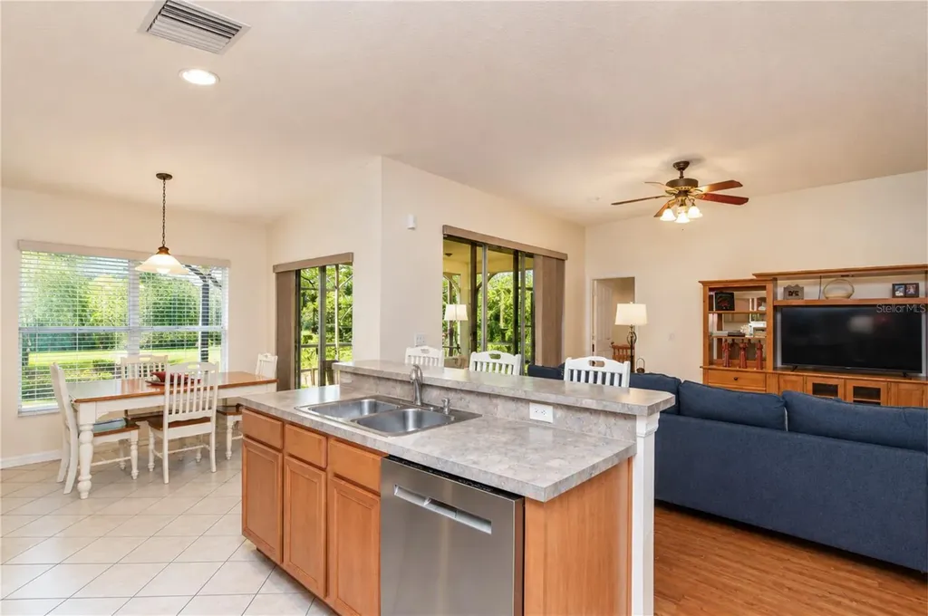 6209 Gannetdale Drive Lithia FL 33547