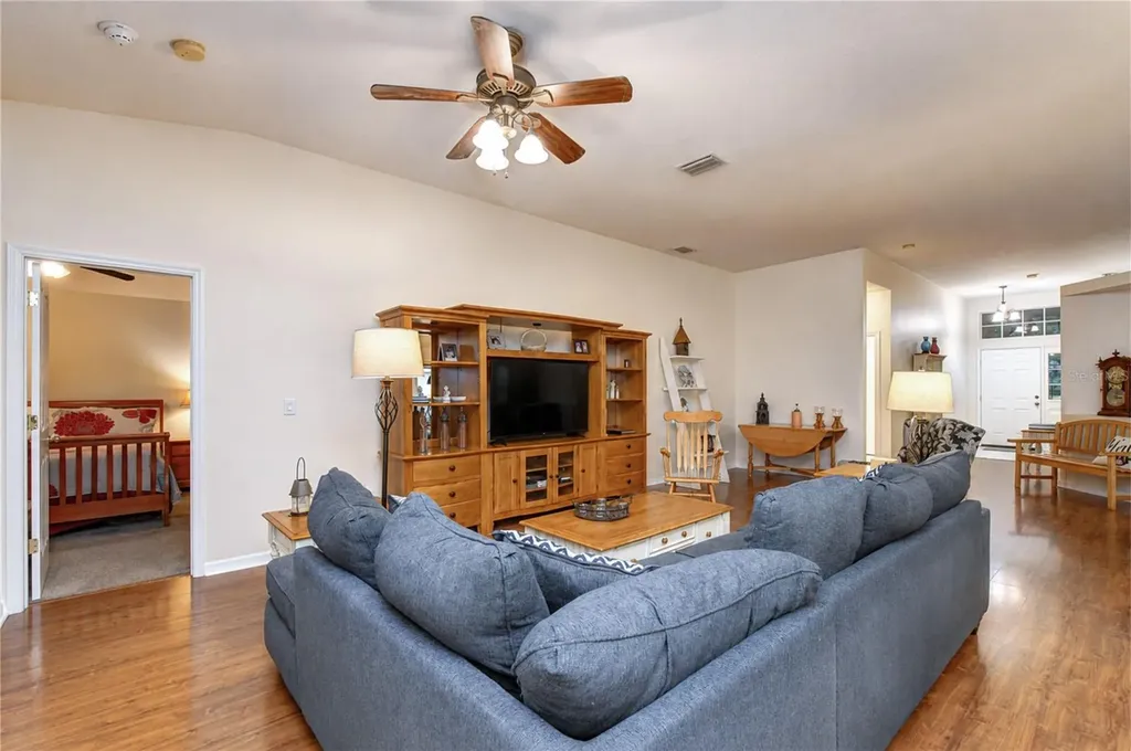 6209 Gannetdale Drive Lithia FL 33547