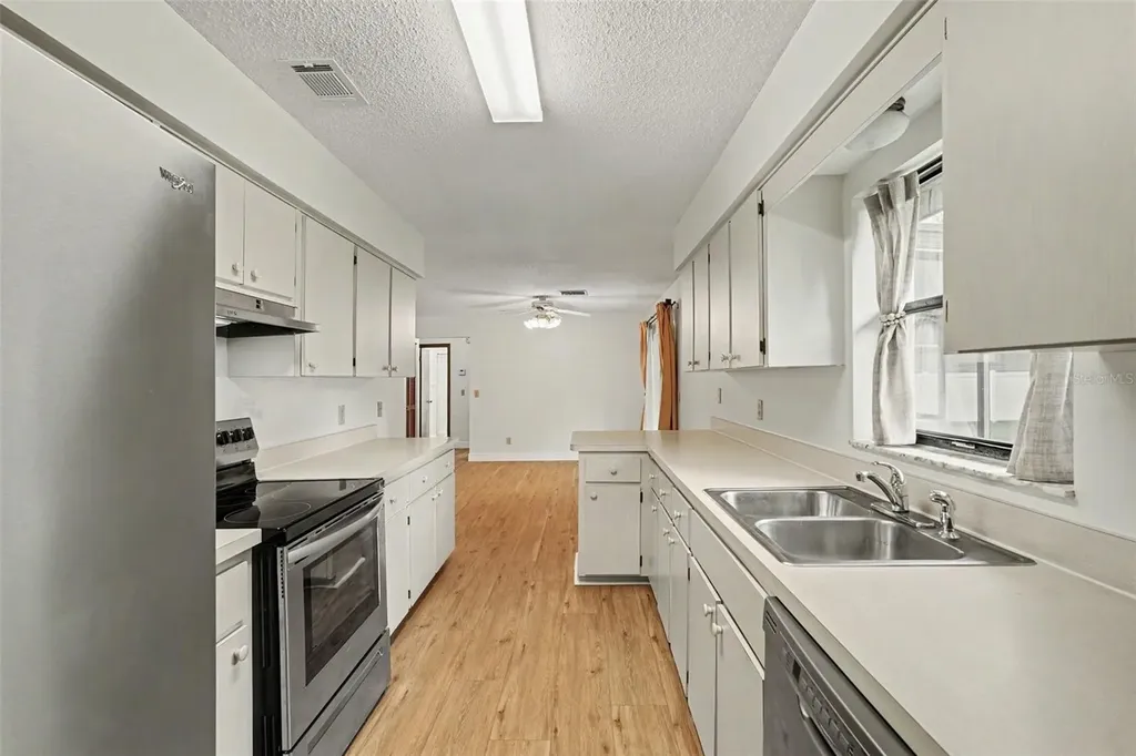 1464 SW 69th Road Bushnell FL 33513
