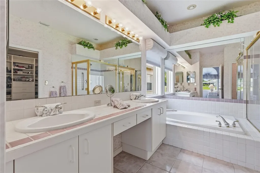 1063 Dartford Drive Tarpon Springs FL 34688