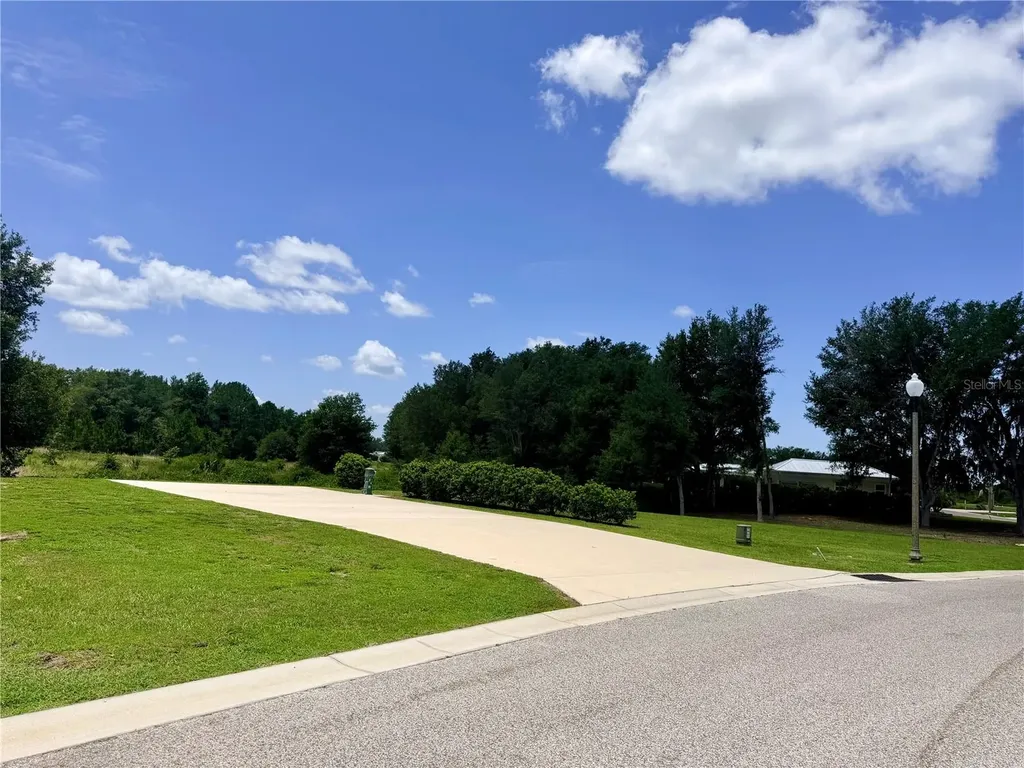 4879 SE 92nd Boulevard Webster FL 33597