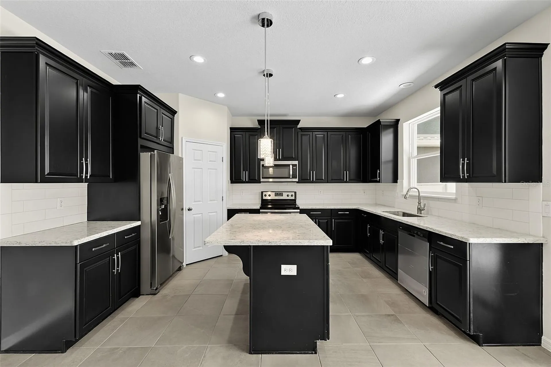 2408 Chateau Loop Kissimmee FL 34741