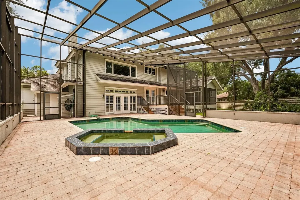 1675 Landings Lane Sarasota FL 34231