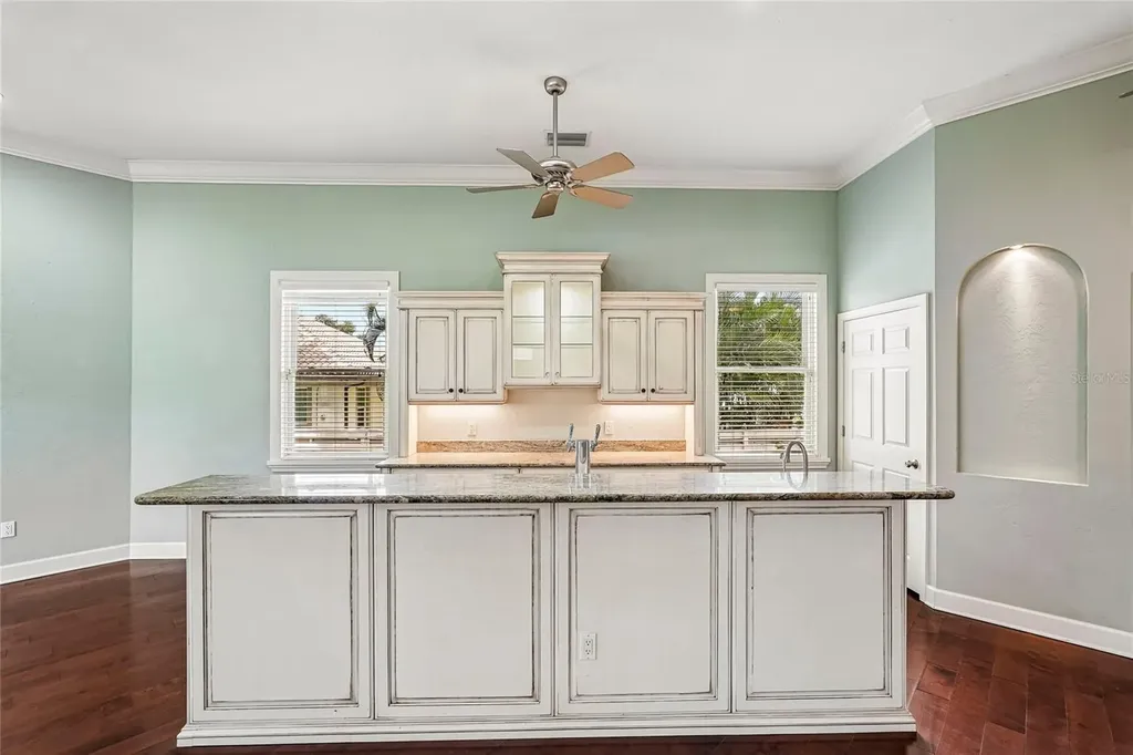 1675 Landings Lane Sarasota FL 34231