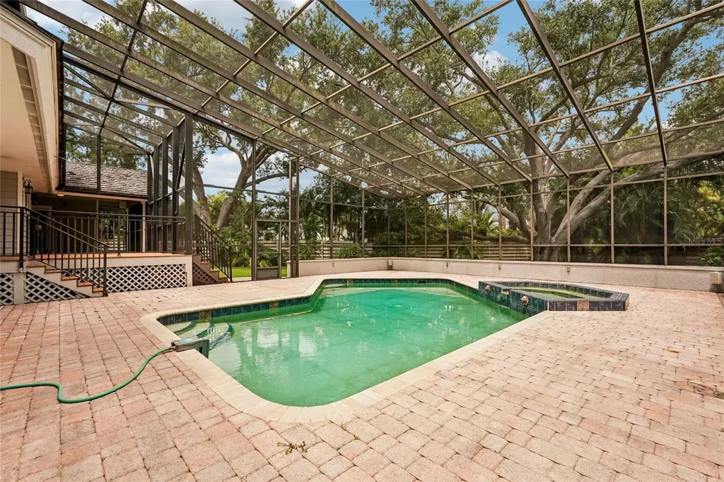 1675 Landings Lane Sarasota FL 34231