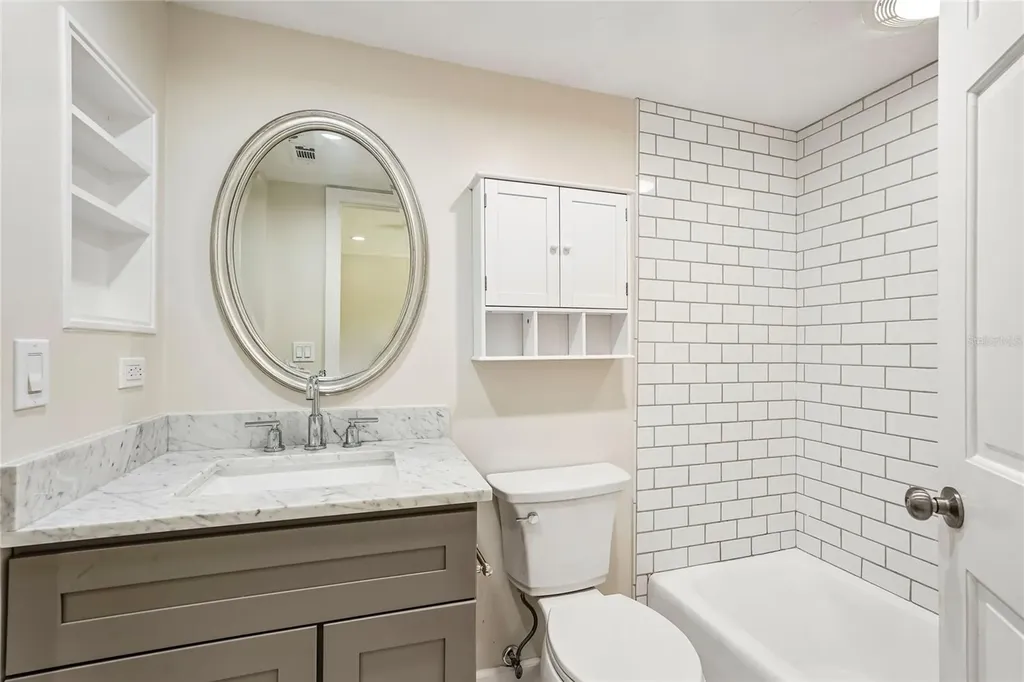 1675 Landings Lane Sarasota FL 34231