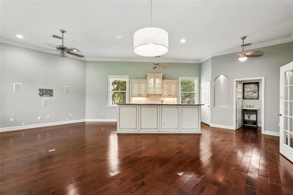 1675 Landings Lane Sarasota FL 34231