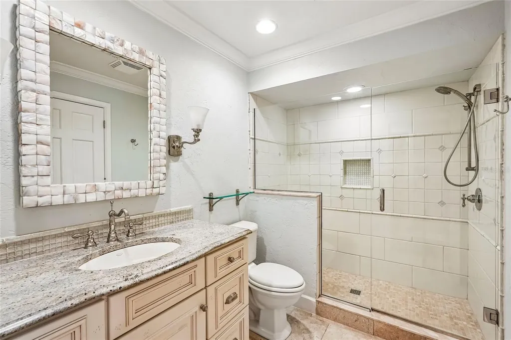 1675 Landings Lane Sarasota FL 34231