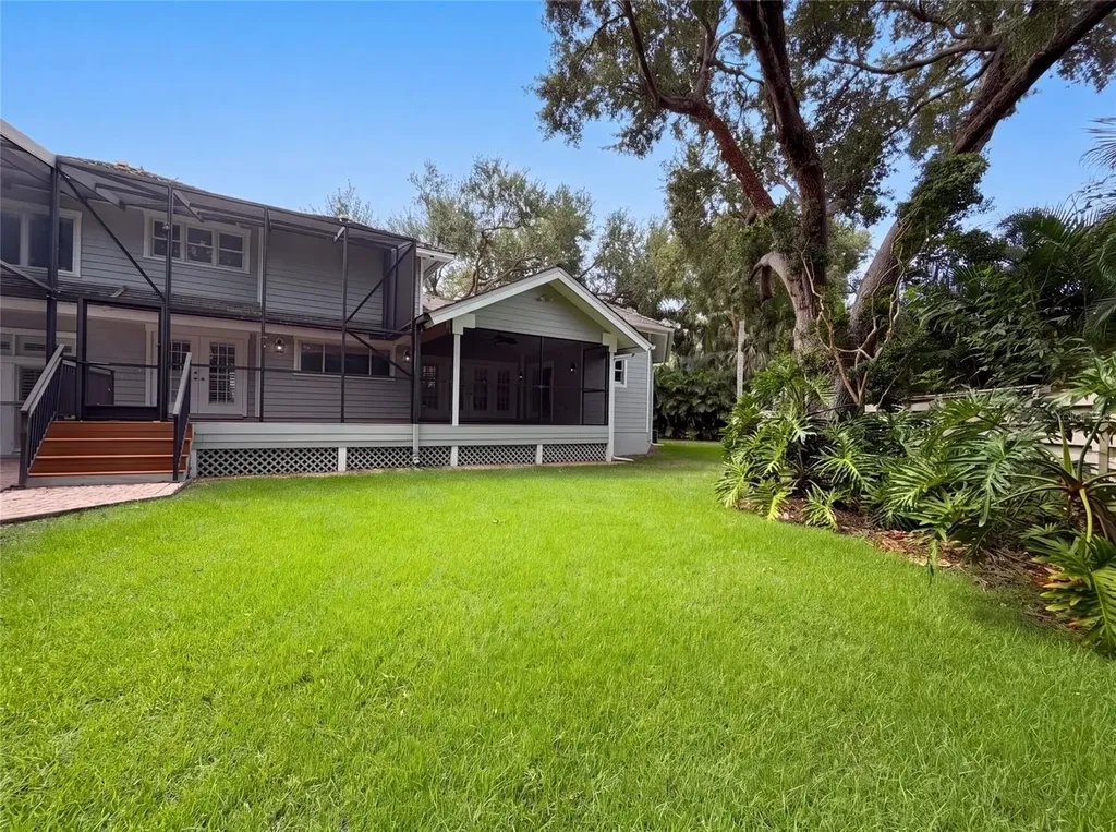 1675 Landings Lane Sarasota FL 34231