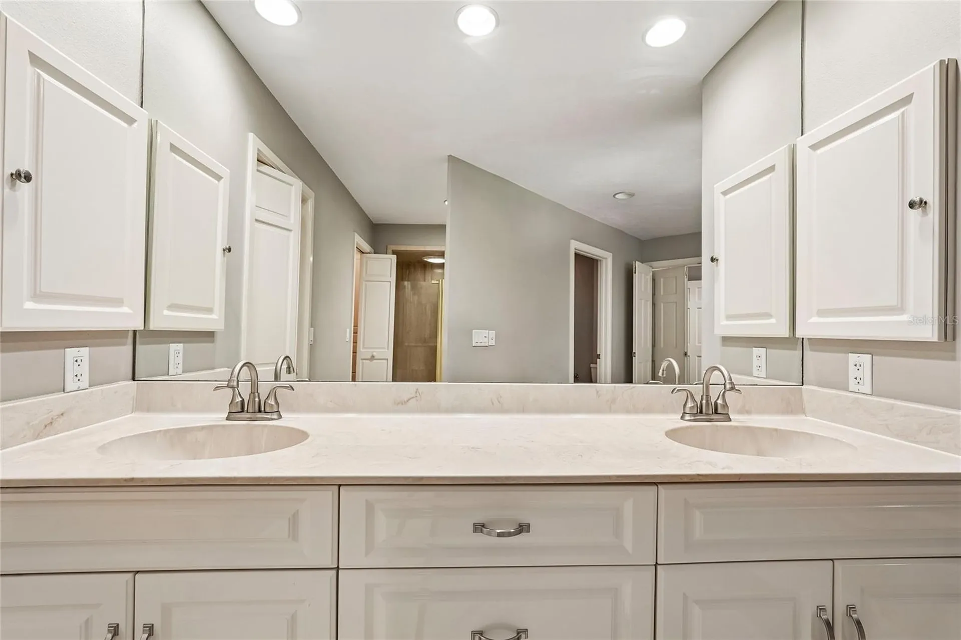 1675 Landings Lane Sarasota FL 34231