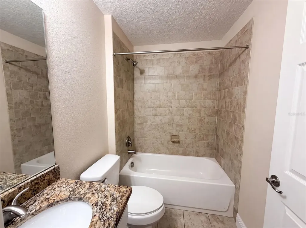 33137 Irongate Drive Leesburg FL 34788