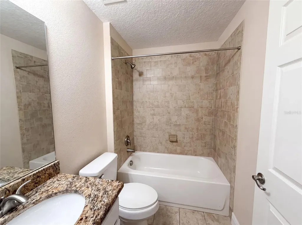 33137 Irongate Drive Leesburg FL 34788