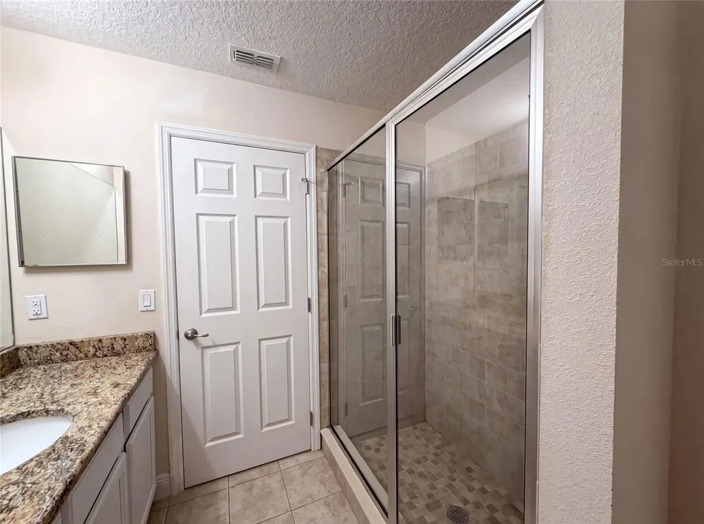 33137 Irongate Drive Leesburg FL 34788