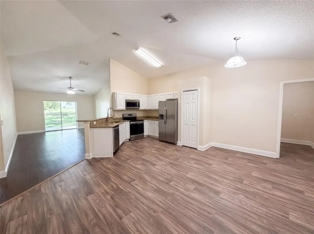 33137 Irongate Drive Leesburg FL 34788