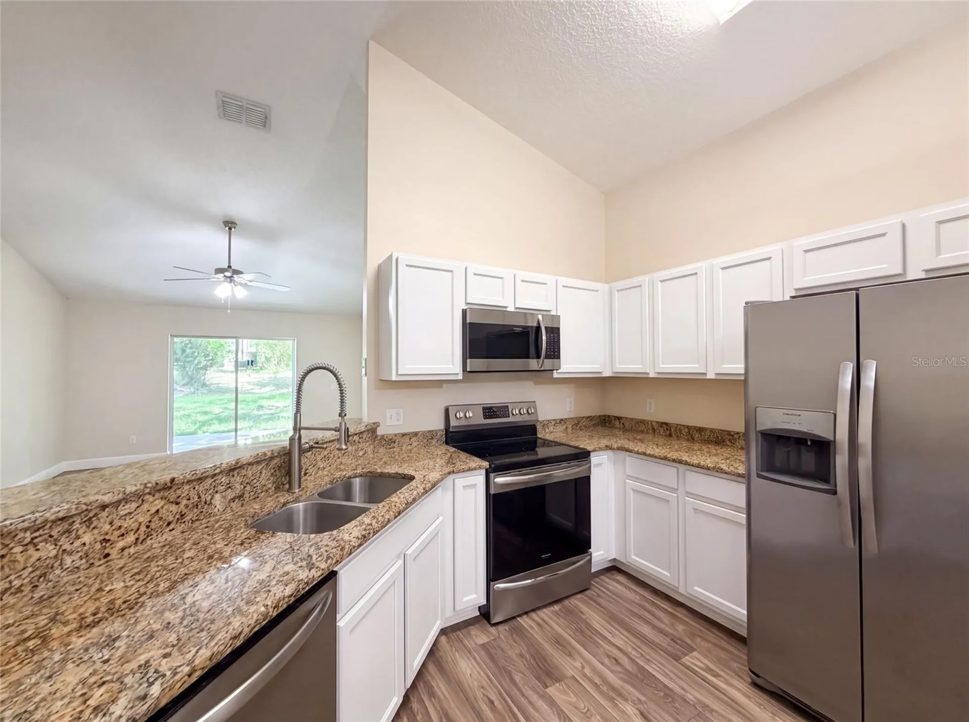 33137 Irongate Drive Leesburg FL 34788