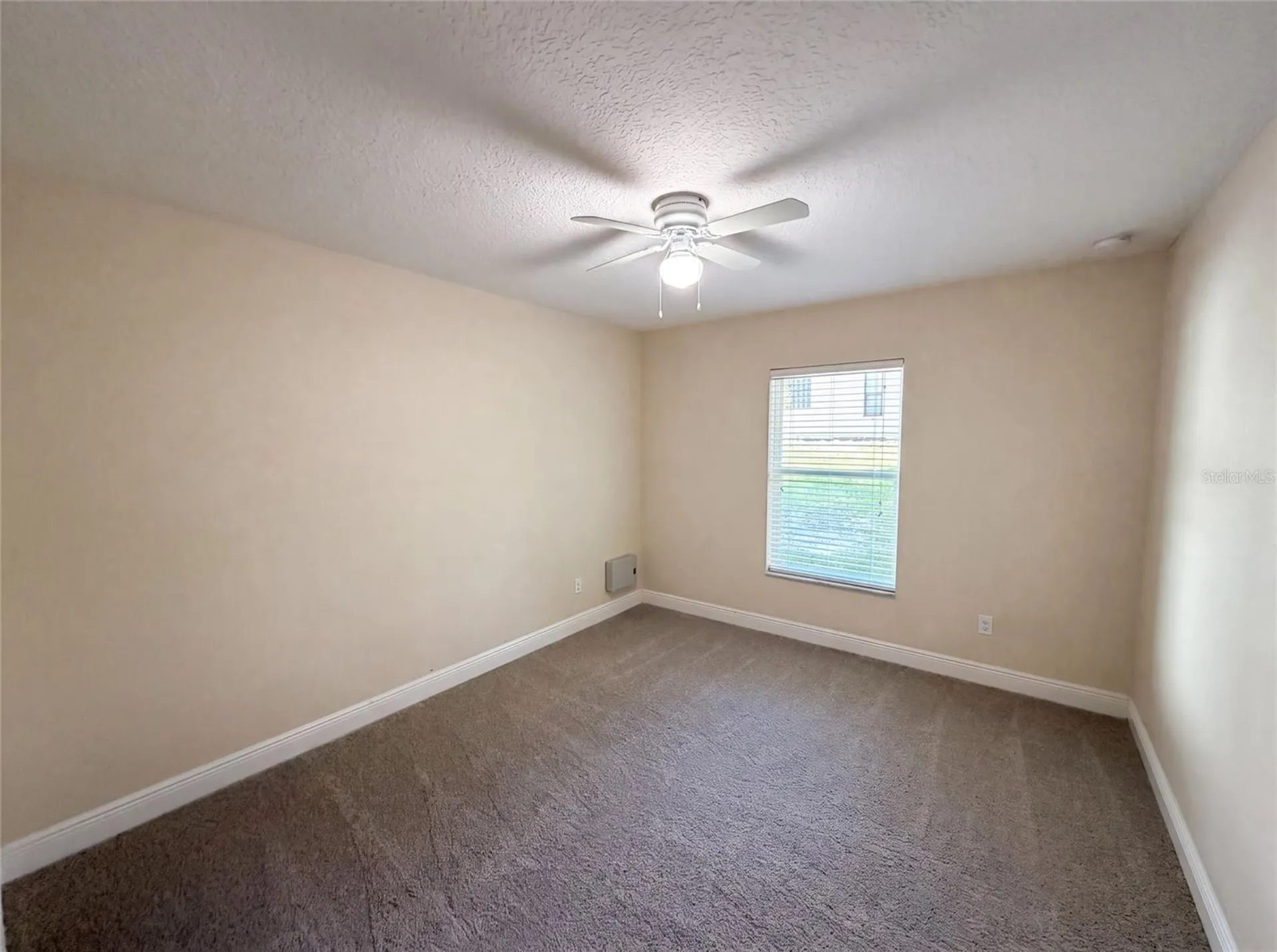 33137 Irongate Drive Leesburg FL 34788