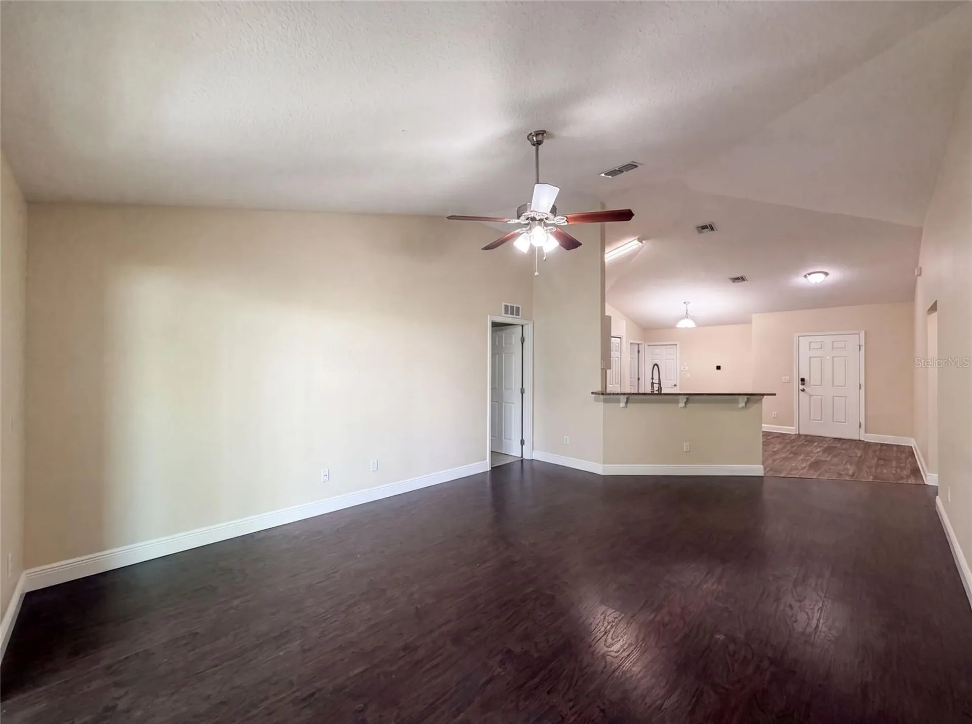 33137 Irongate Drive Leesburg FL 34788