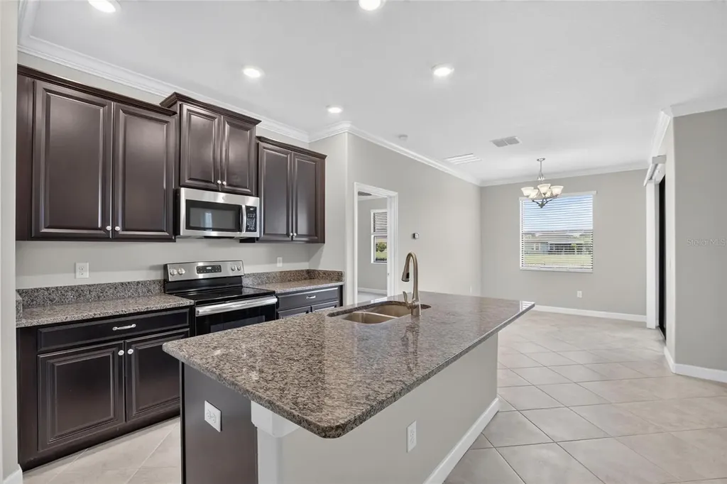 9930 Ivory Drive Ruskin FL 33573
