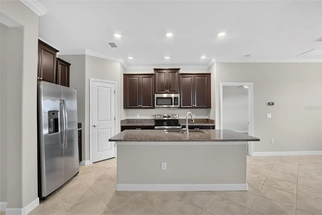 9930 Ivory Drive Ruskin FL 33573