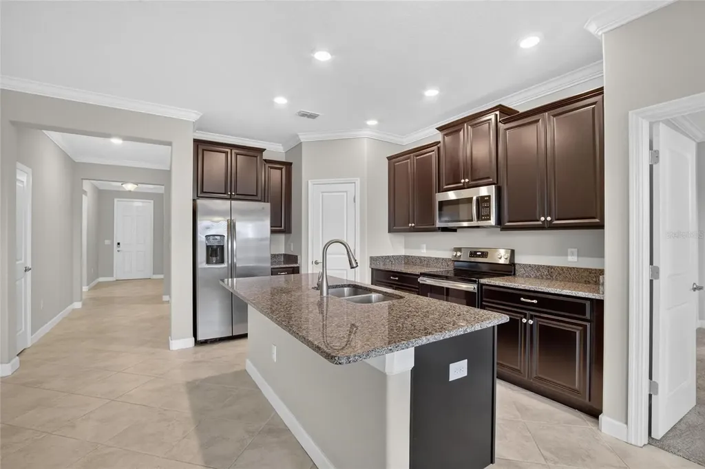 9930 Ivory Drive Ruskin FL 33573