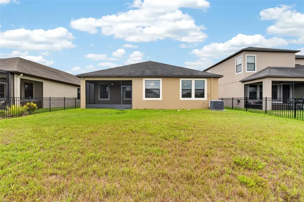 9930 Ivory Drive Ruskin FL 33573