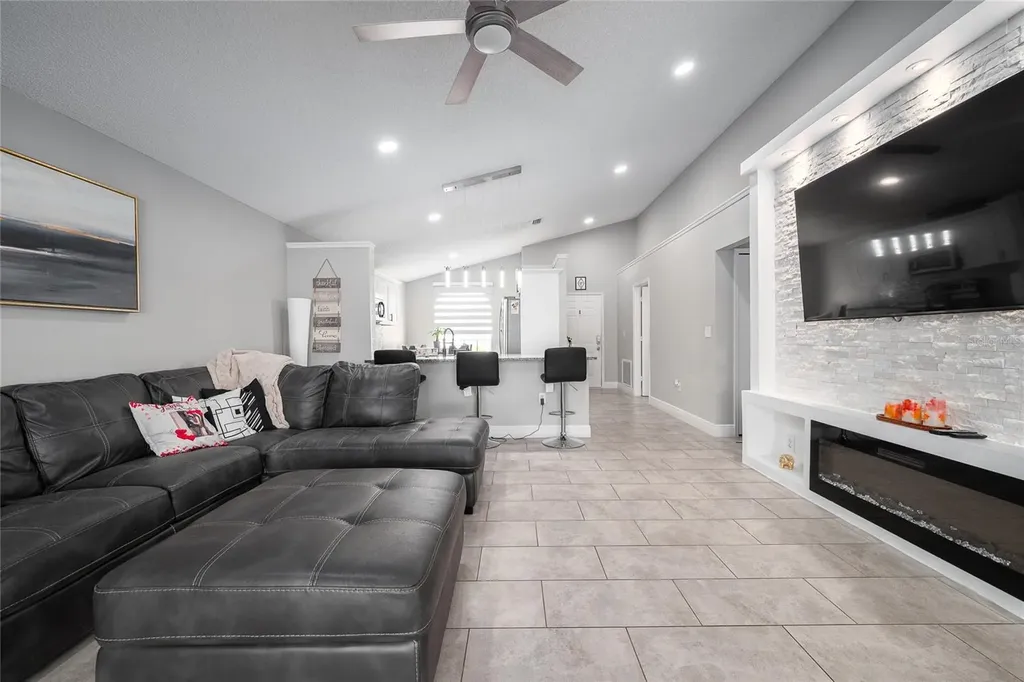 1845 Spreakley Court Orlando FL 32837