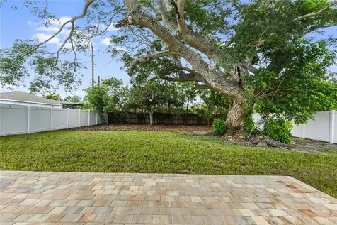 7851 40 Ave N St Petersburg FL 33709