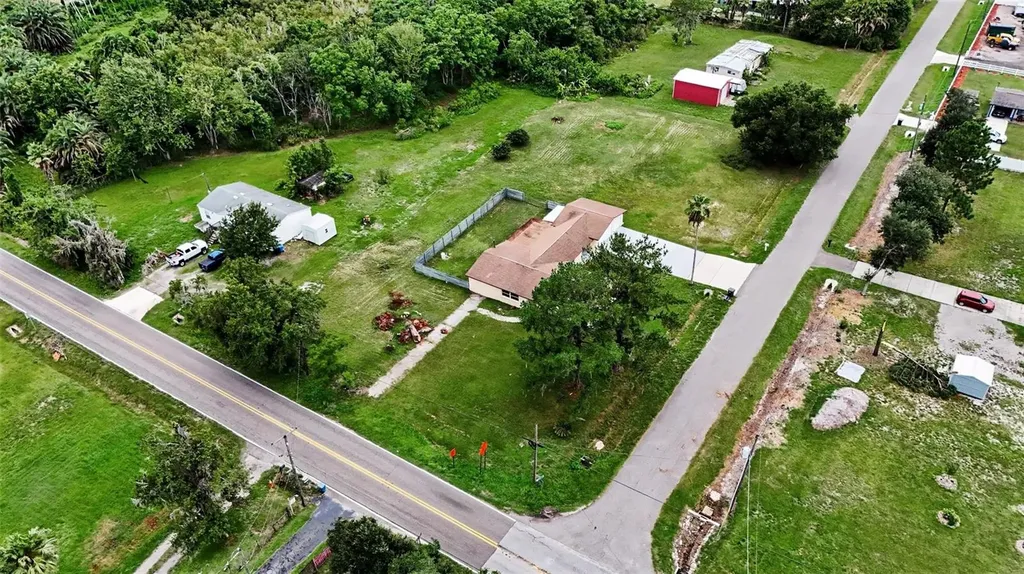 9220 Mcintosh Road Dover FL 33527
