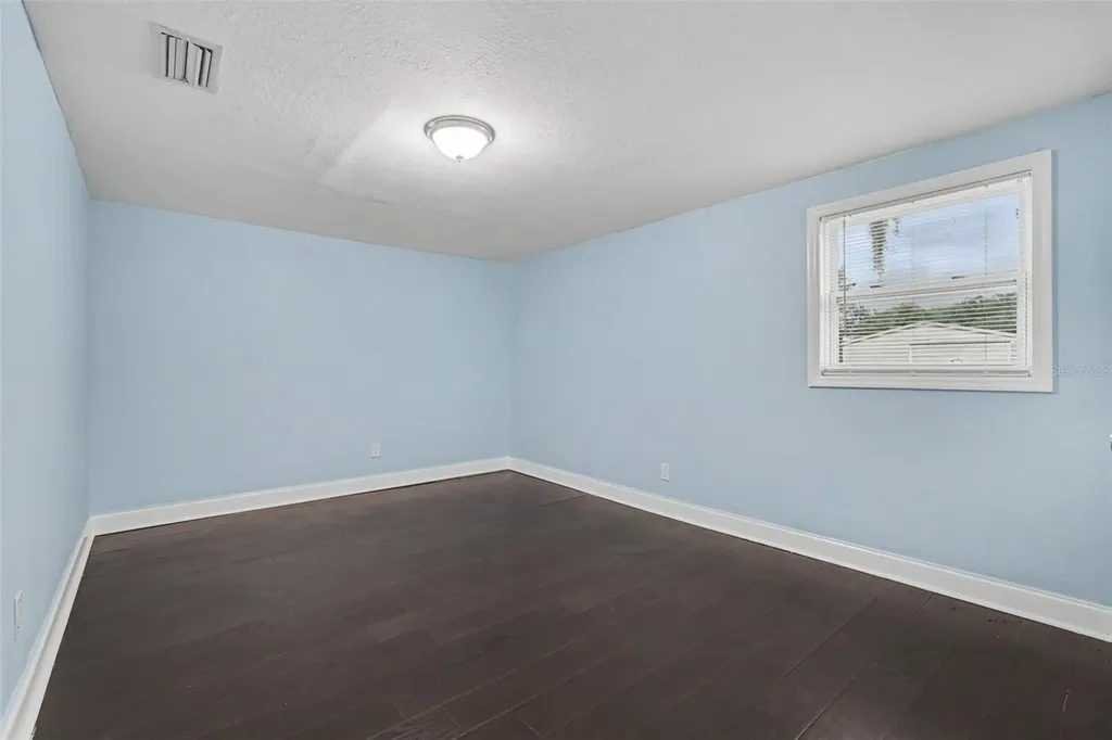 9220 Mcintosh Road Dover FL 33527