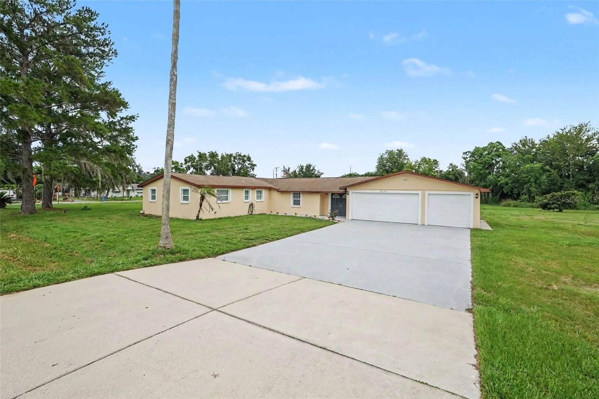 9220 Mcintosh Road Dover FL 33527