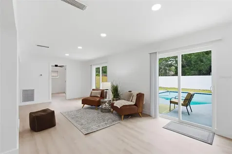 5106 Oakhaven Lane Tampa FL 33617