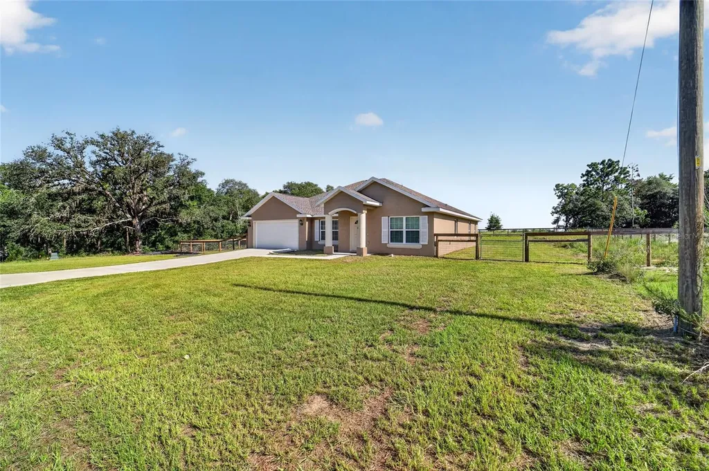 22081 SW Pine Bluffs Road Dunnellon FL 34431
