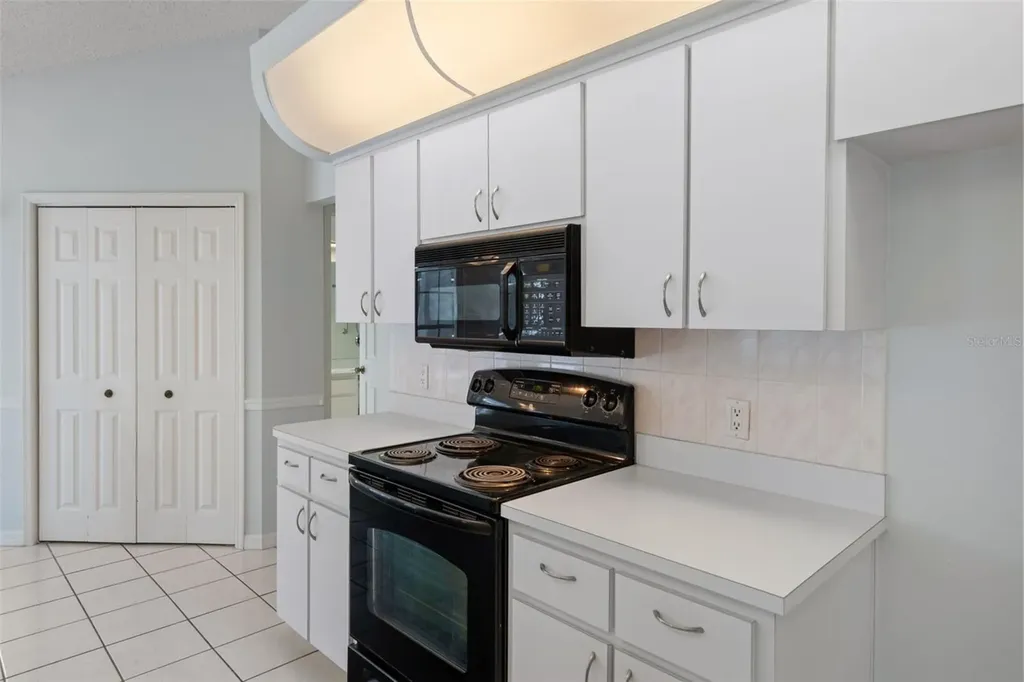 7401 Blackbird Avenue Weeki Wachee FL 34613