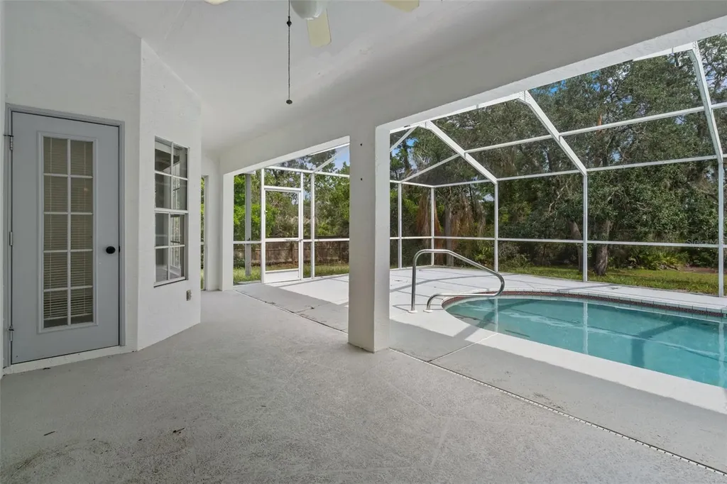 7401 Blackbird Avenue Weeki Wachee FL 34613