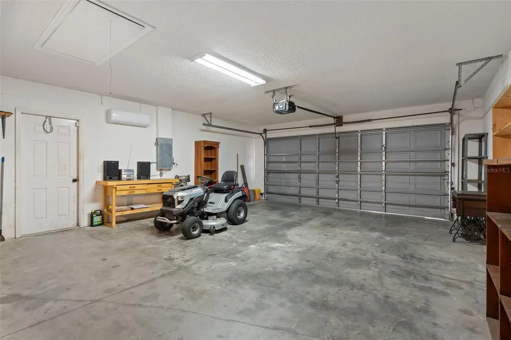 7401 Blackbird Avenue Weeki Wachee FL 34613