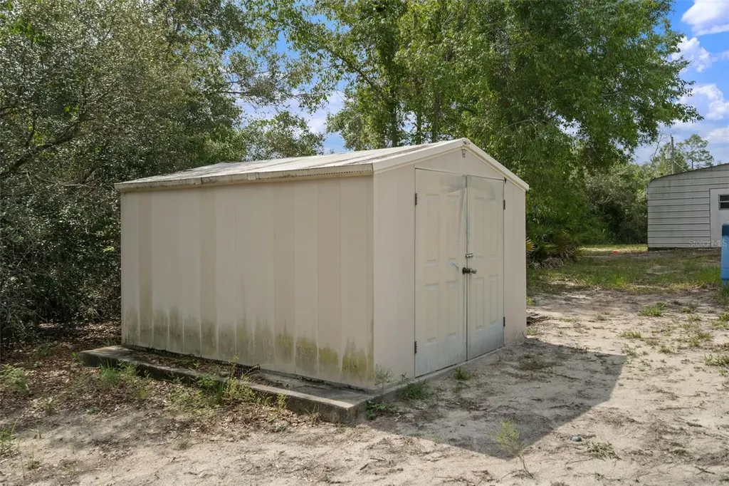 7401 Blackbird Avenue Weeki Wachee FL 34613