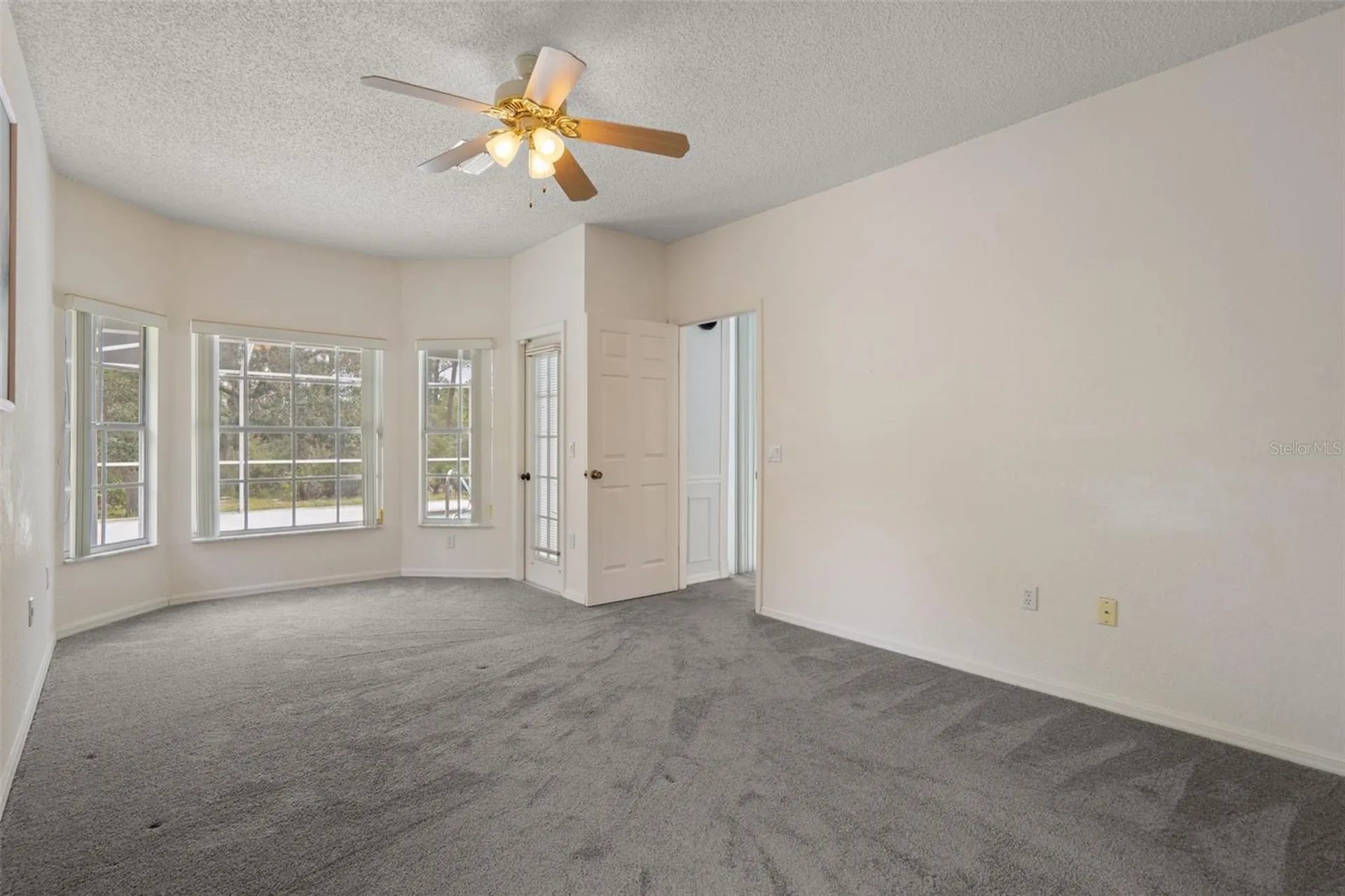 7401 Blackbird Avenue Weeki Wachee FL 34613