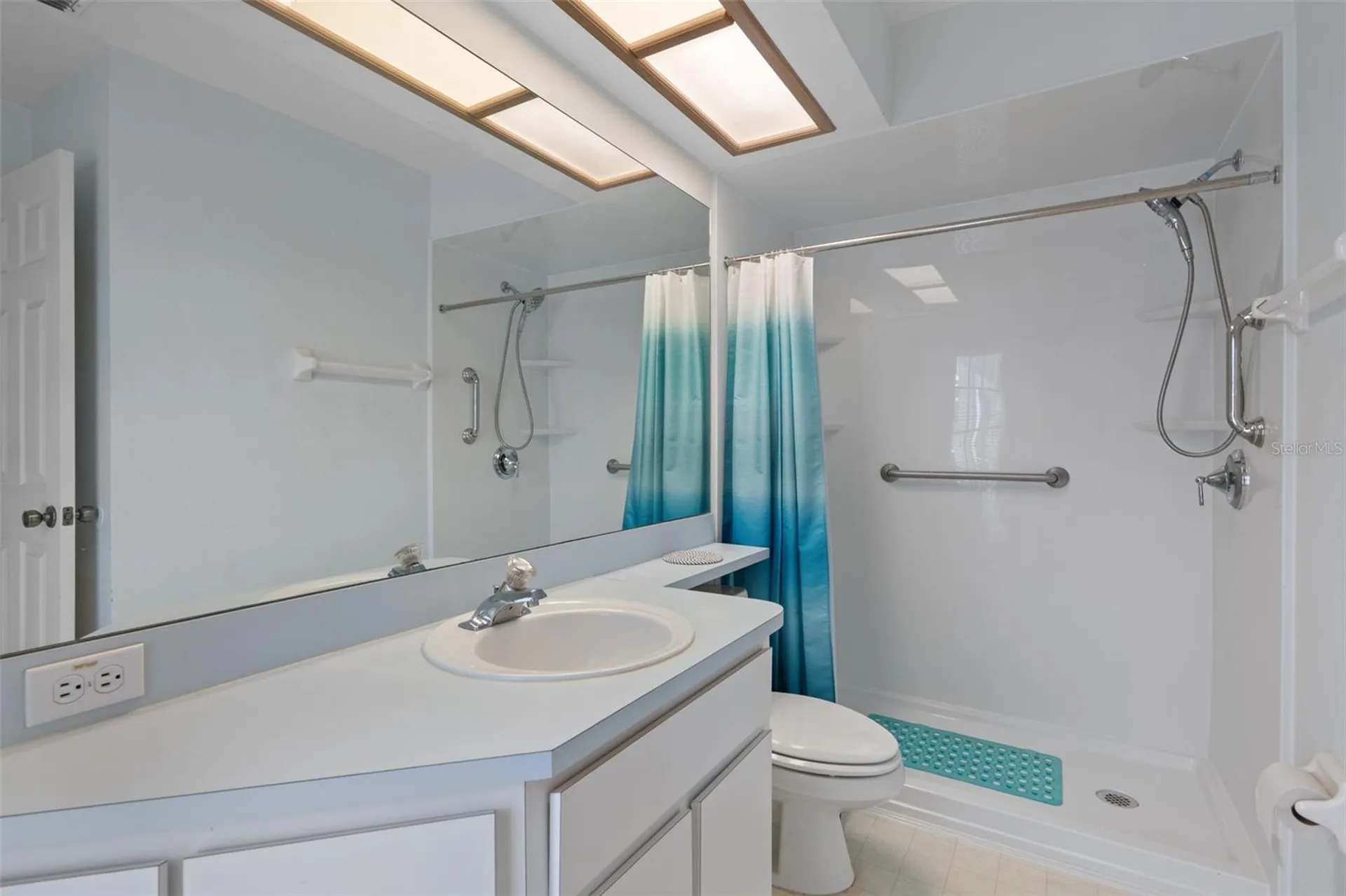 7401 Blackbird Avenue Weeki Wachee FL 34613