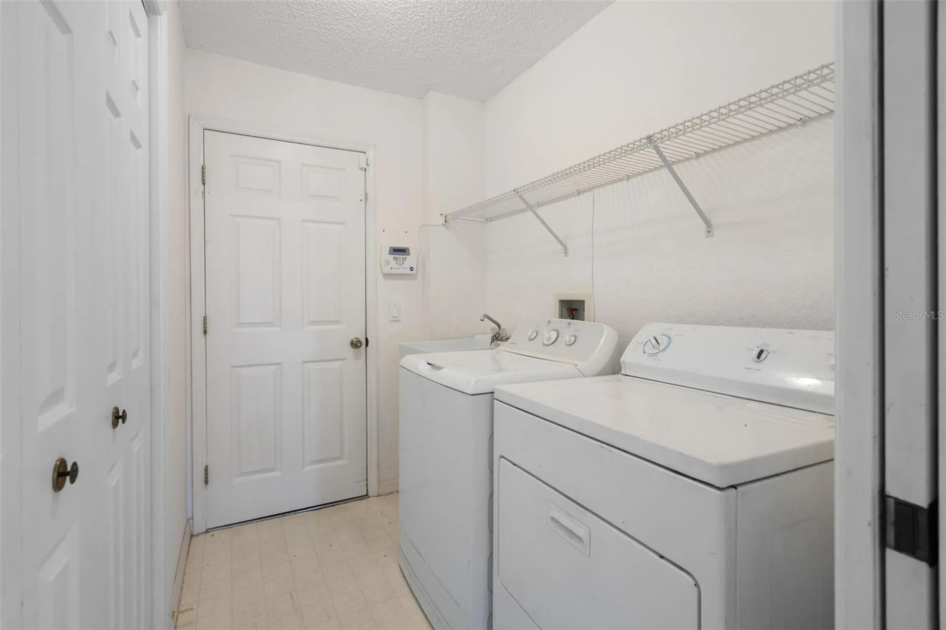 7401 Blackbird Avenue Weeki Wachee FL 34613