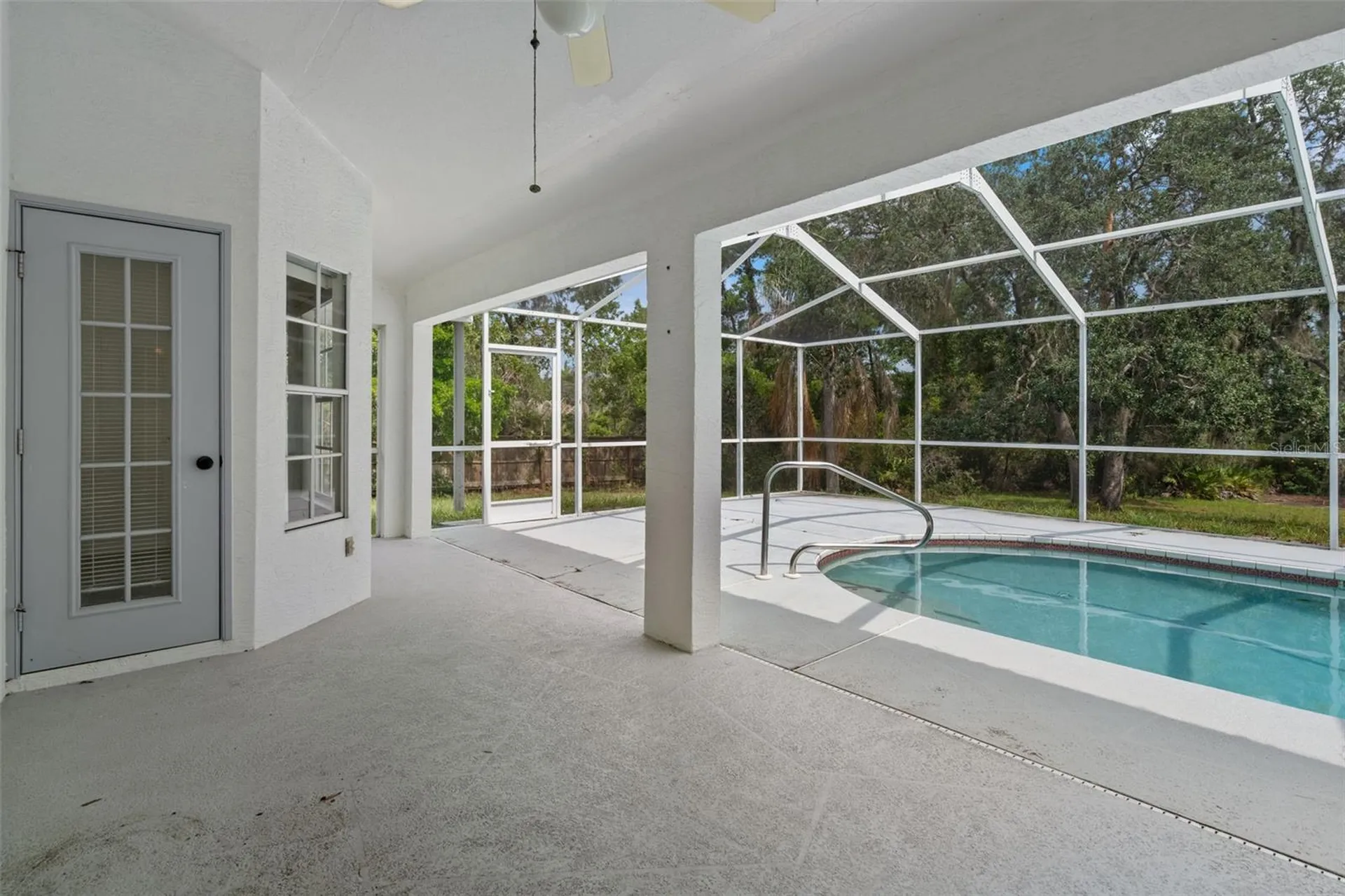 7401 Blackbird Avenue Weeki Wachee FL 34613