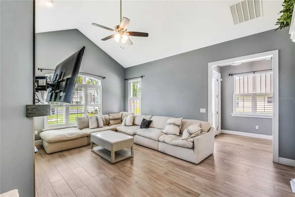 728 Lake Diamond Avenue Ocala FL 34472