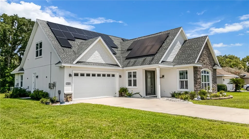 728 Lake Diamond Avenue Ocala FL 34472