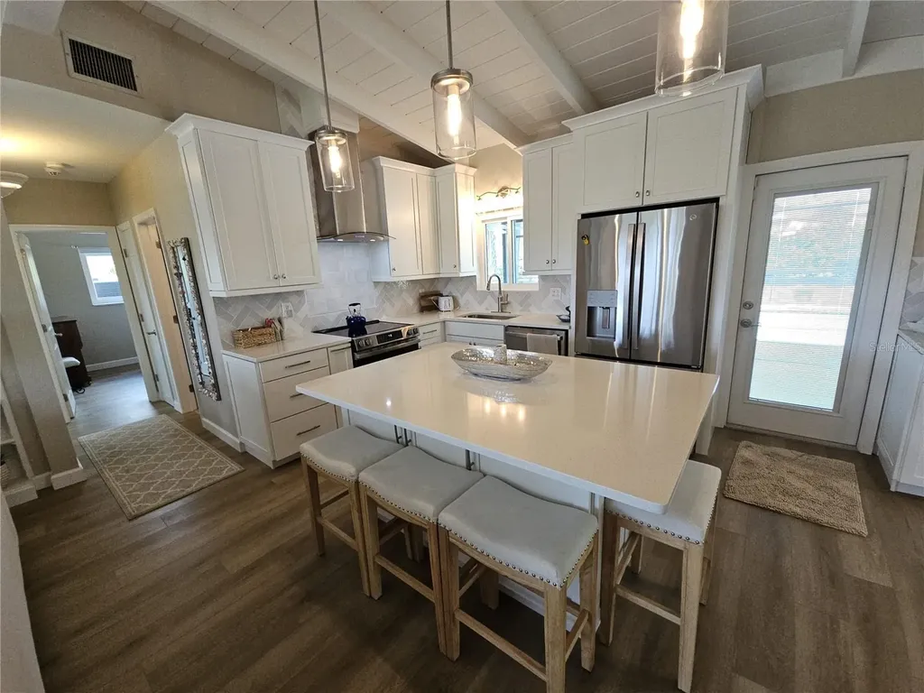 211 22nd Street NE Bradenton FL 34208