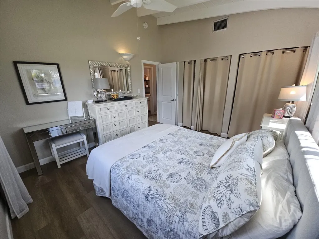 211 22nd Street NE Bradenton FL 34208