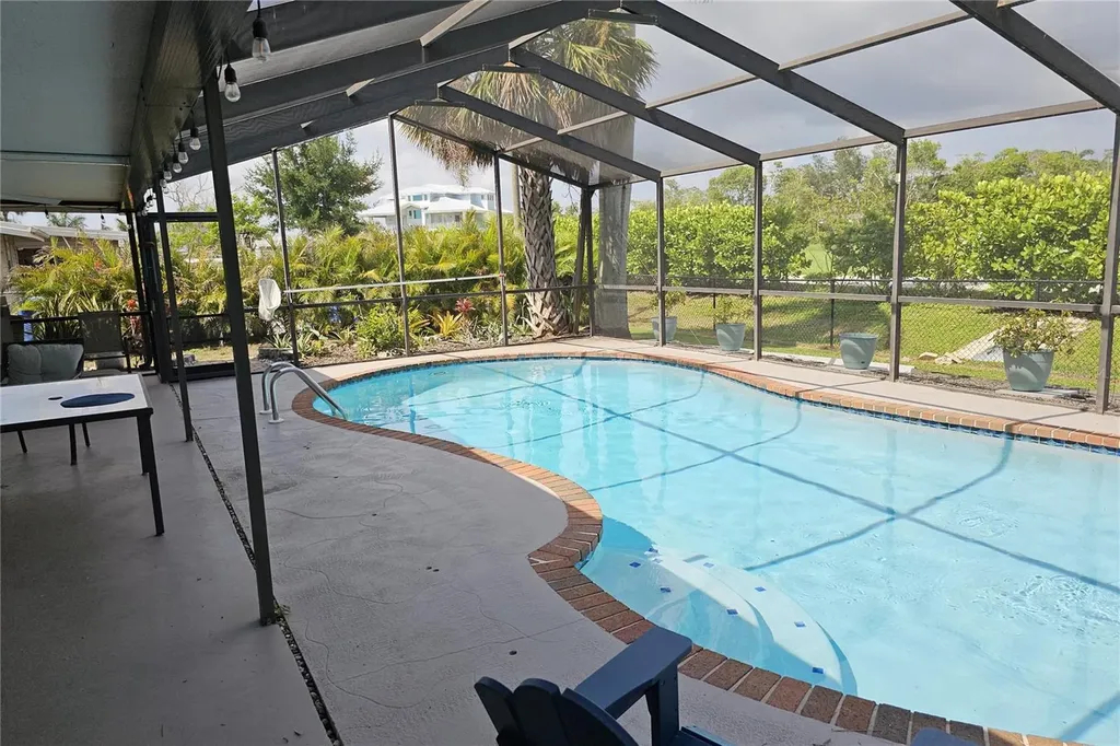 211 22nd Street NE Bradenton FL 34208