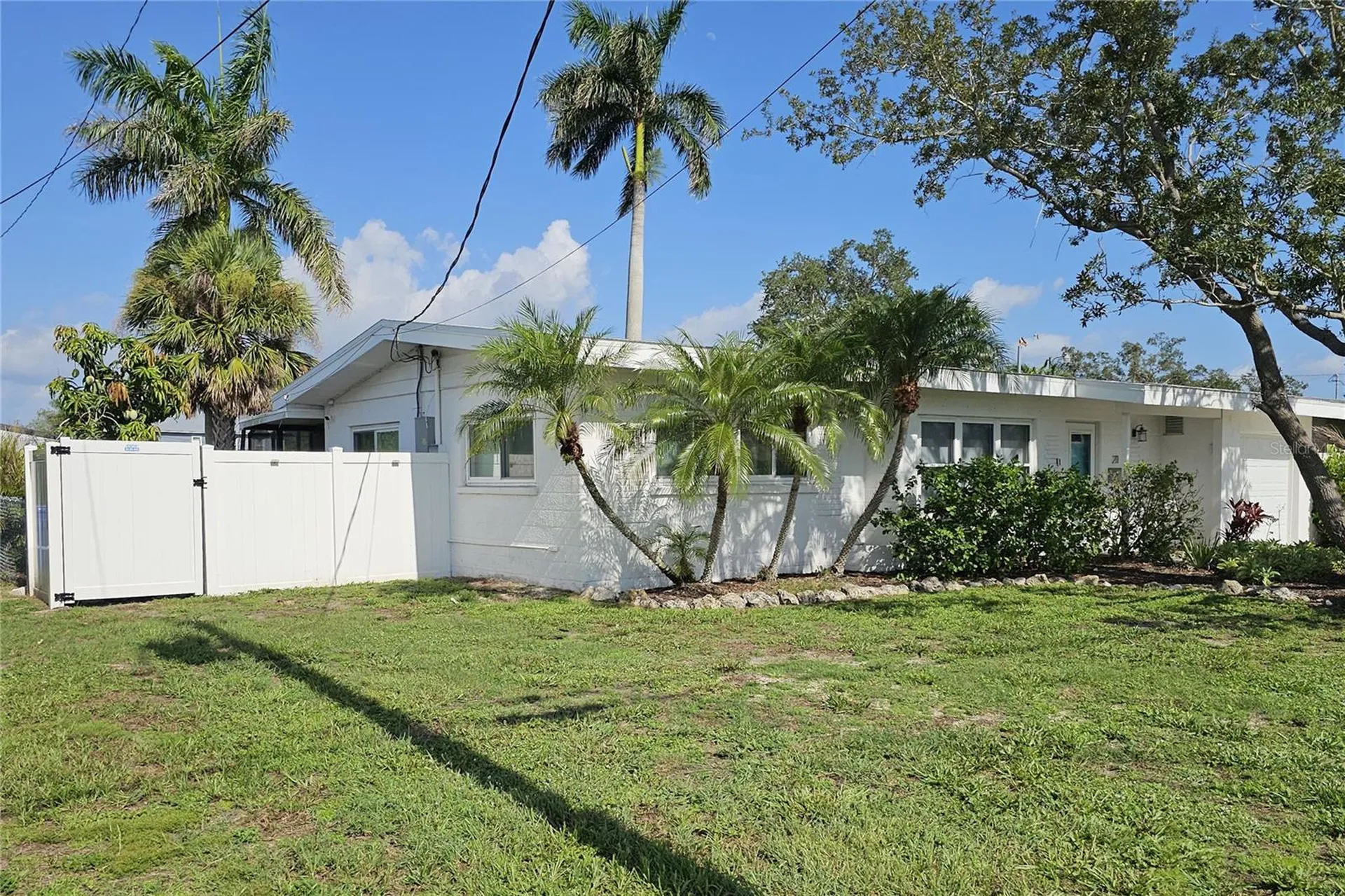 211 22nd Street NE Bradenton FL 34208